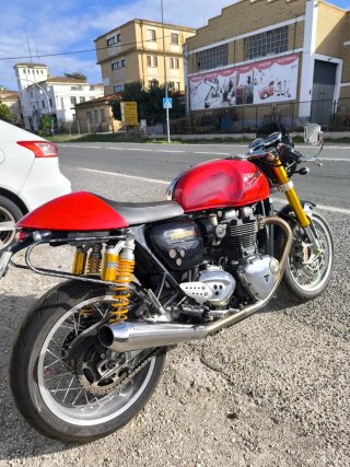 TRIUMPH THRUXTON 1200R
