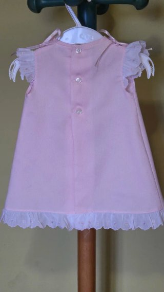 Vestido de Niña Rosa con Volantes