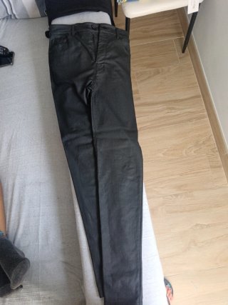 Pantalón Negro Ajustado