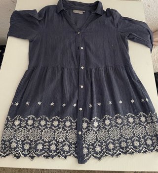 Blusa Azul Marino con Bordados