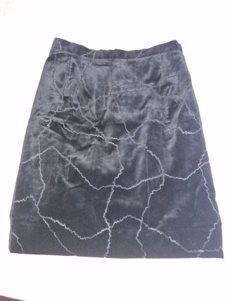 Falda de terciopelo negra.