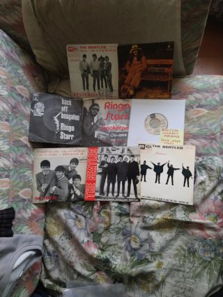 Lote de 8 Singles The Beatles y Ringo Starr