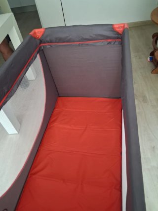 Cuna de viaje plegable