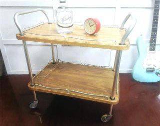 Camarera dorada ESTILO RETRO