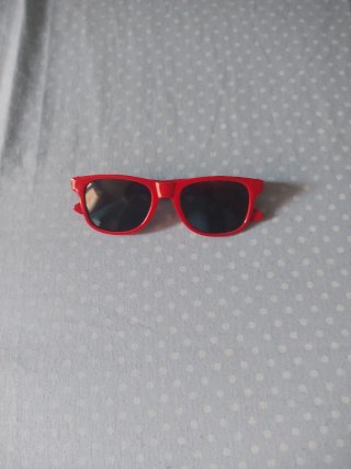 Gafas de sol rojas
