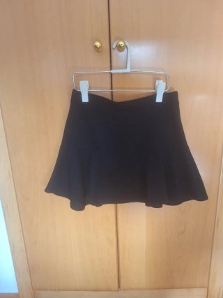 Falda Zara negra corta