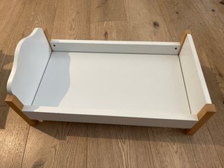 Cama para Muñecas de Madera