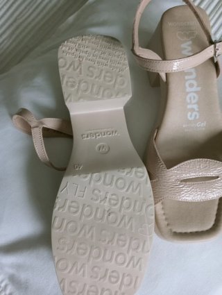 Sandalias Wonders Beige Talla 40