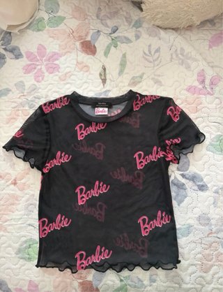 Camiseta Barbie Bershka Negra