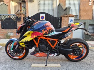 KTM 1290 Super Duke R EVO