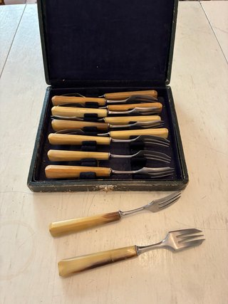 Set de 12 Tenedores de Postre de cuerno
