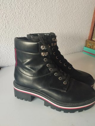 Botines Negros Stradivarius