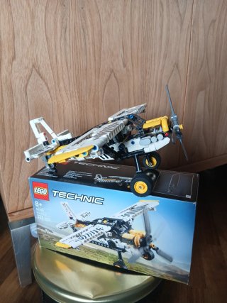 LEGO Technic Aereo da Caccia 42198