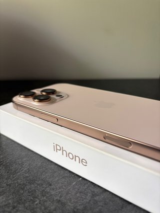 iPhone 16 Pro Max 256GB Gold