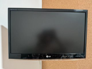 Monitor TV LG 21,5" - URGE VENDER