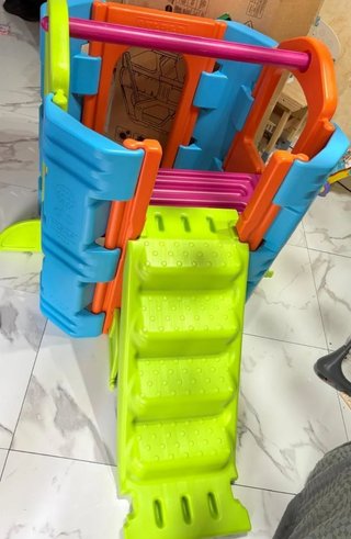 Tobogán y columpio infantil