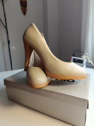Zapatos de salón MIO con plataforma Talla 40