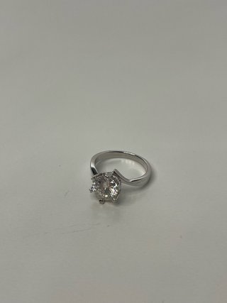 Anillo de plata con circonita