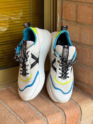 Zapatillas Munich Blancas y Azules