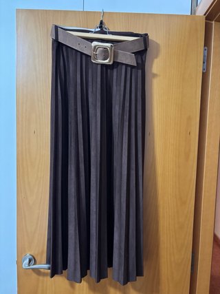 Falda larga plisada ante Zara Talla M