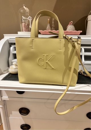 Bolso Calvin Klein Amarillo