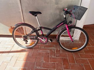 Bicicleta Btwin Negra y Rosa