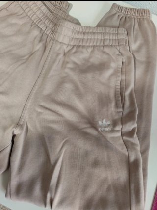 Pantalón de chándal adidas beige