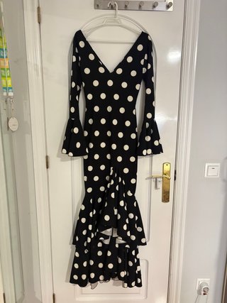 Vestido de gitana negro con lunares blancos