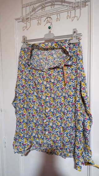 Blusa de manga larga con estampado floral