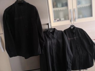 3 Camisas Negras