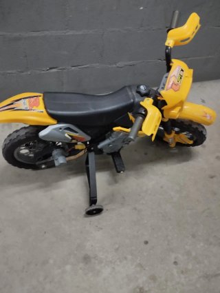 Moto de batería infantil amarilla