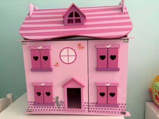 Casita de Madera para Muñecas