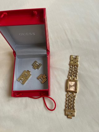 Reloj Guess Dorado