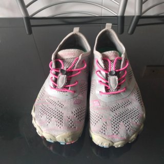 Zapatillas Barefoot Saguarro Talla 38 gris -rosa.