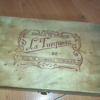 Caja de Madera Antigua La Turquesa