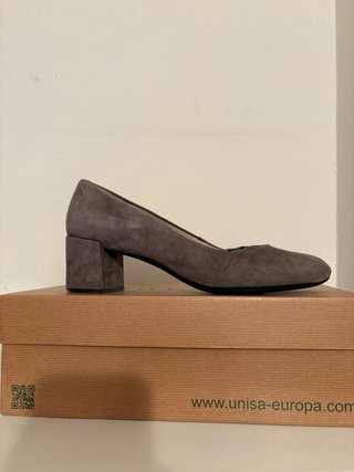 Zapatos de tacón Unisa grises