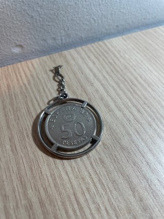 Llavero con Moneda de 50 Pesetas España 82