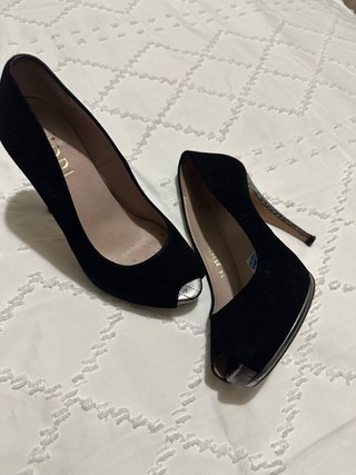 Zapatos Lodi negros terciopelo y tacón plata