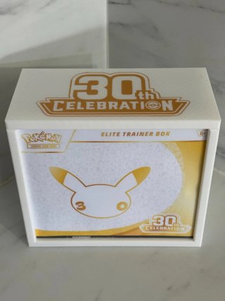 Protector Elite Trainer Box Pokémon 30 Aniversario