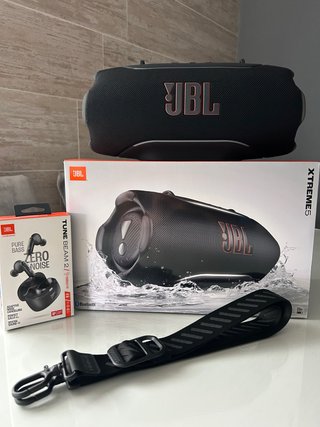 Lote JBL Xtreme 5 y JBL Tune Beam 2