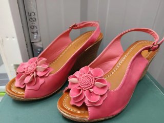 Sandalias de cuña rosas talla 36