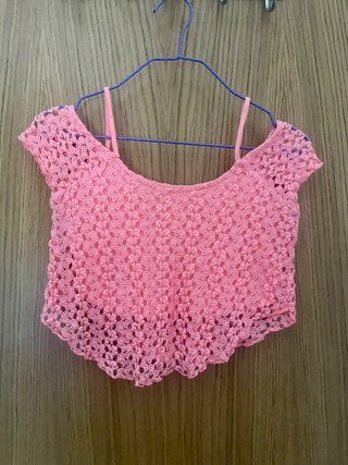Top corto encaje rosa coral Bershka Talla S