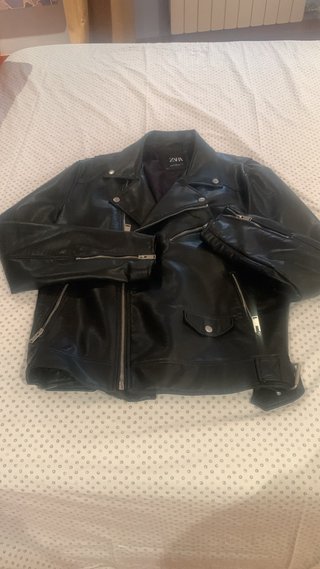 Cazadora de piel sintética negra Zara hombre