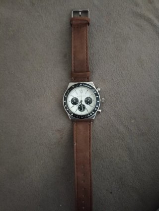 Reloj Álvaro Moreno con correa marrón