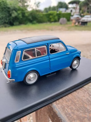 Modellino Fiat 500 Giardiniera 1/24