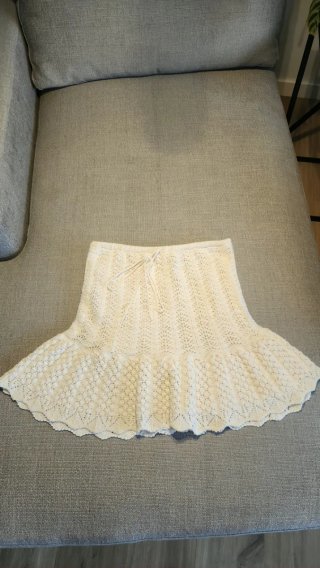 Falda de punto blanca