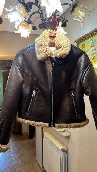Chaqueta Bershka efecto piel