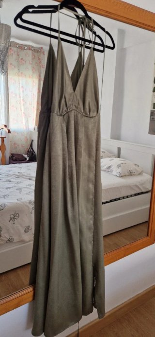 Vestido largo verde oliva
