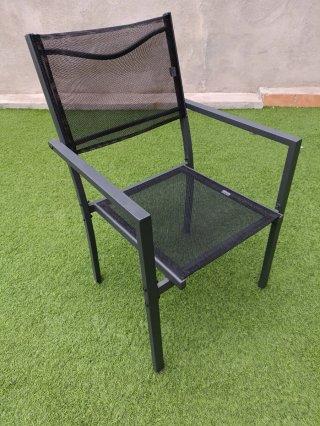 Silla de jardín negra