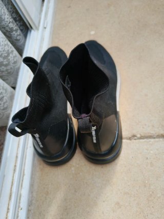 Zapatillas tipo calcetín negras